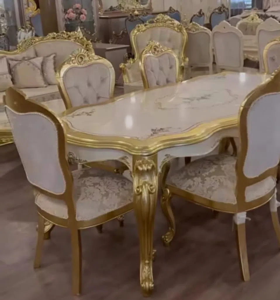 Masa-stul dəsti, Qızılı rəng — şəkil 1