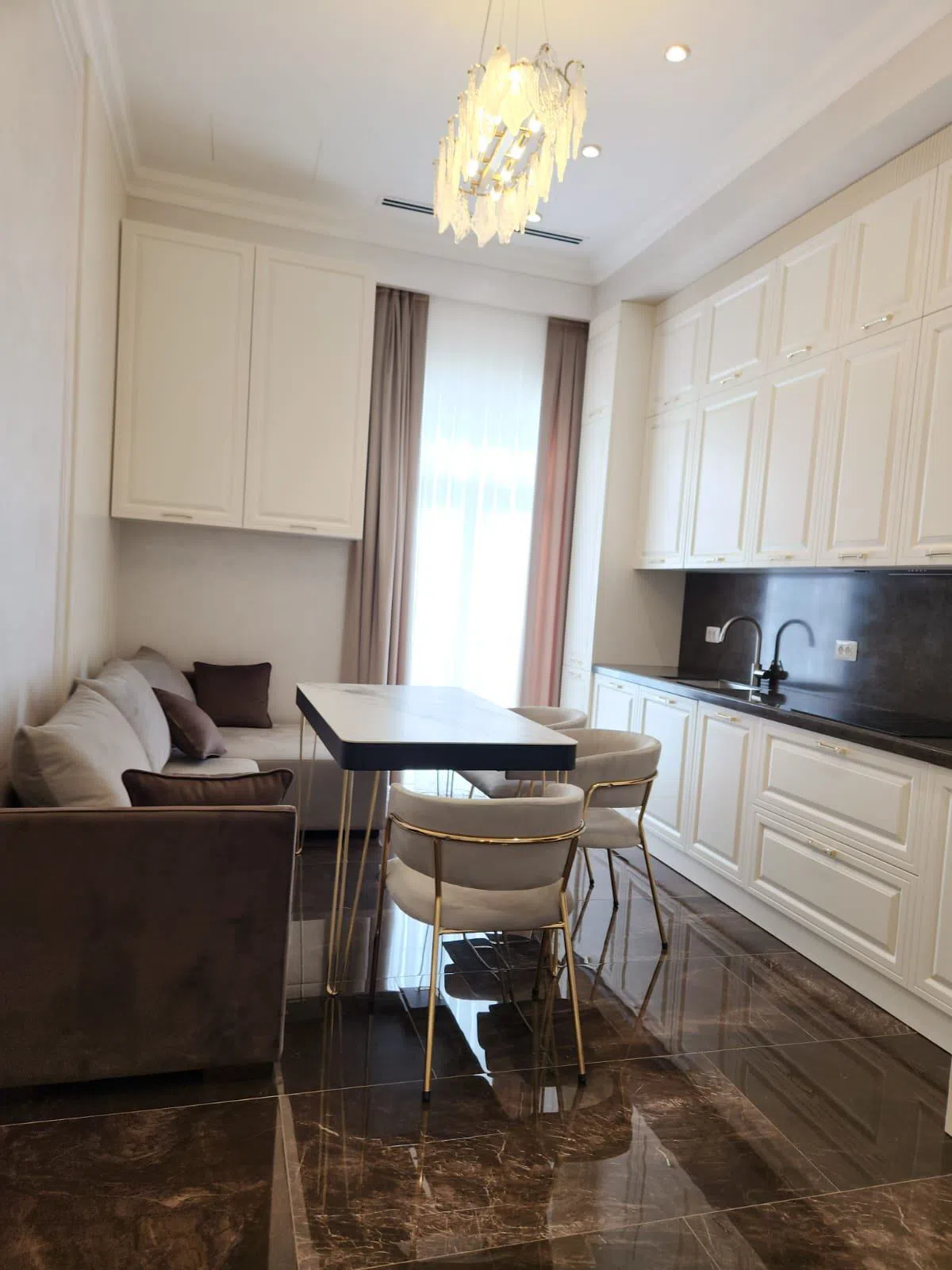 4 otaqlı mənzil 150 m² kirayə verilir — şəkil 24