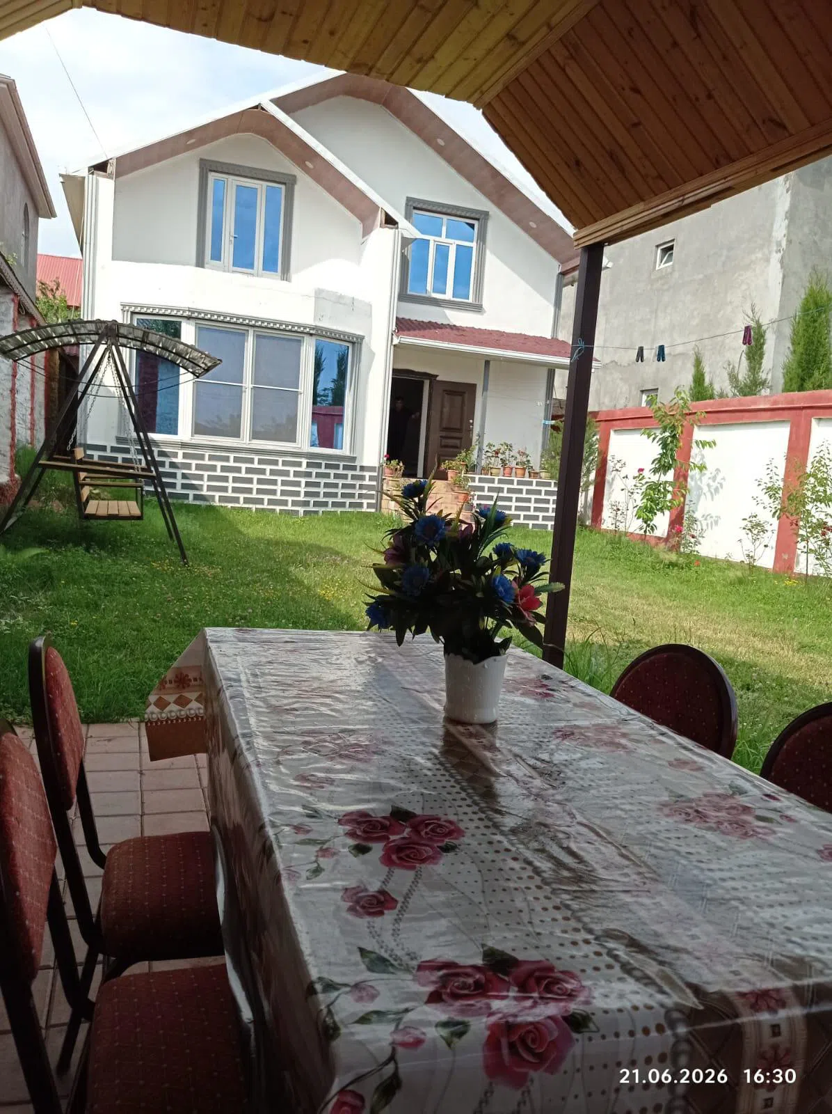 2 otaqlı həyət evi 300 m² günlük kirayə verilir - Tenderyard