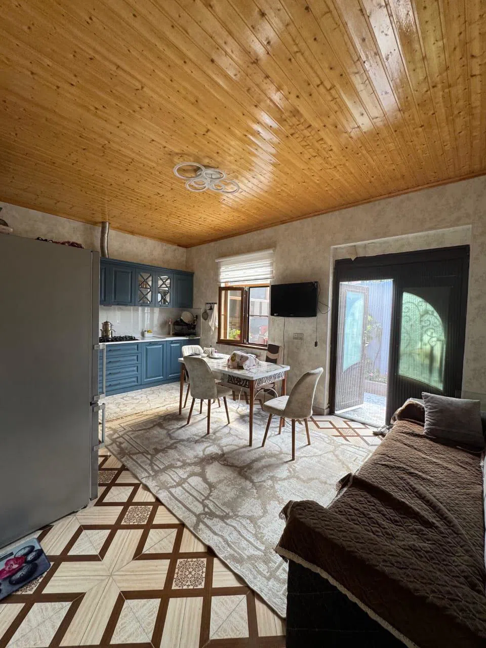 6 otaqlı həyət evi 300 m² - 3 sot torpaq sahəsində satılır — şəkil 9
