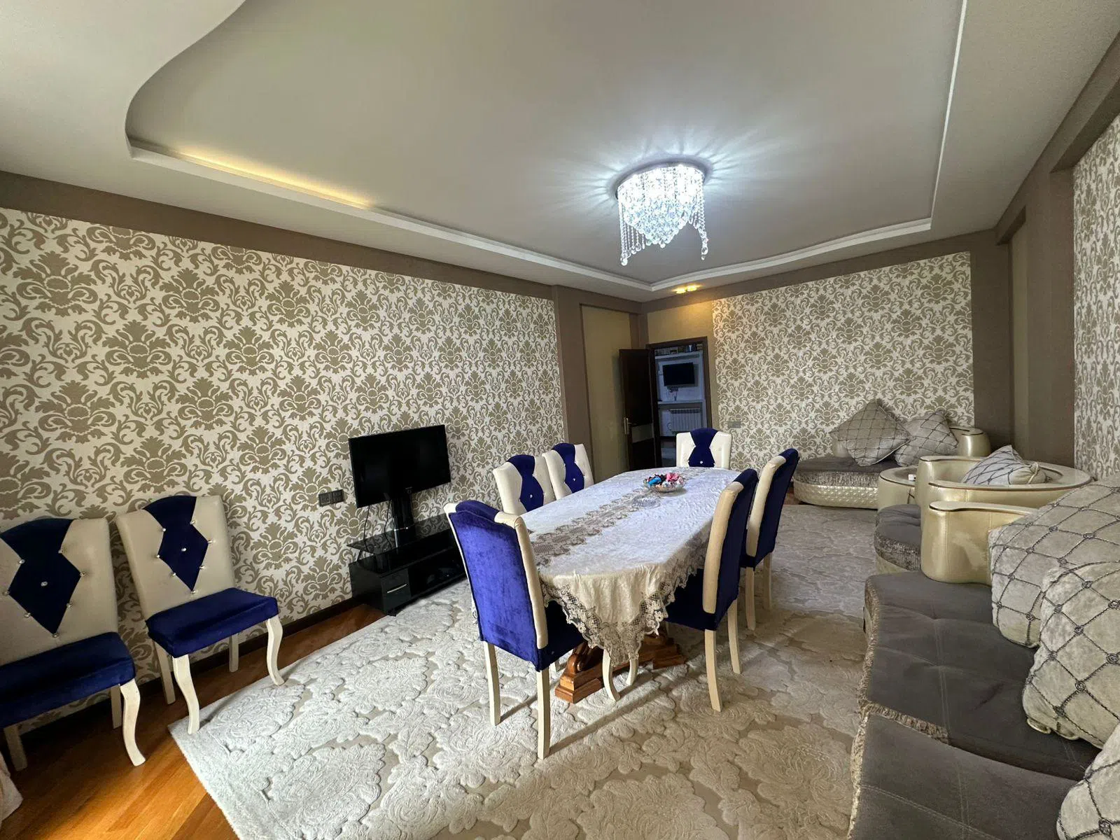 3 otaqlı mənzil 128 m² satılır