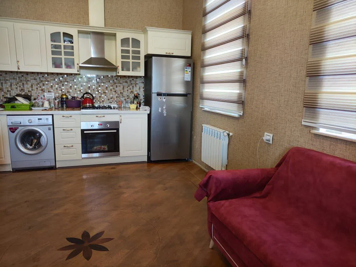 5 otaqlı həyət evi 504 m² - 24 sot torpaq sahəsində satılır