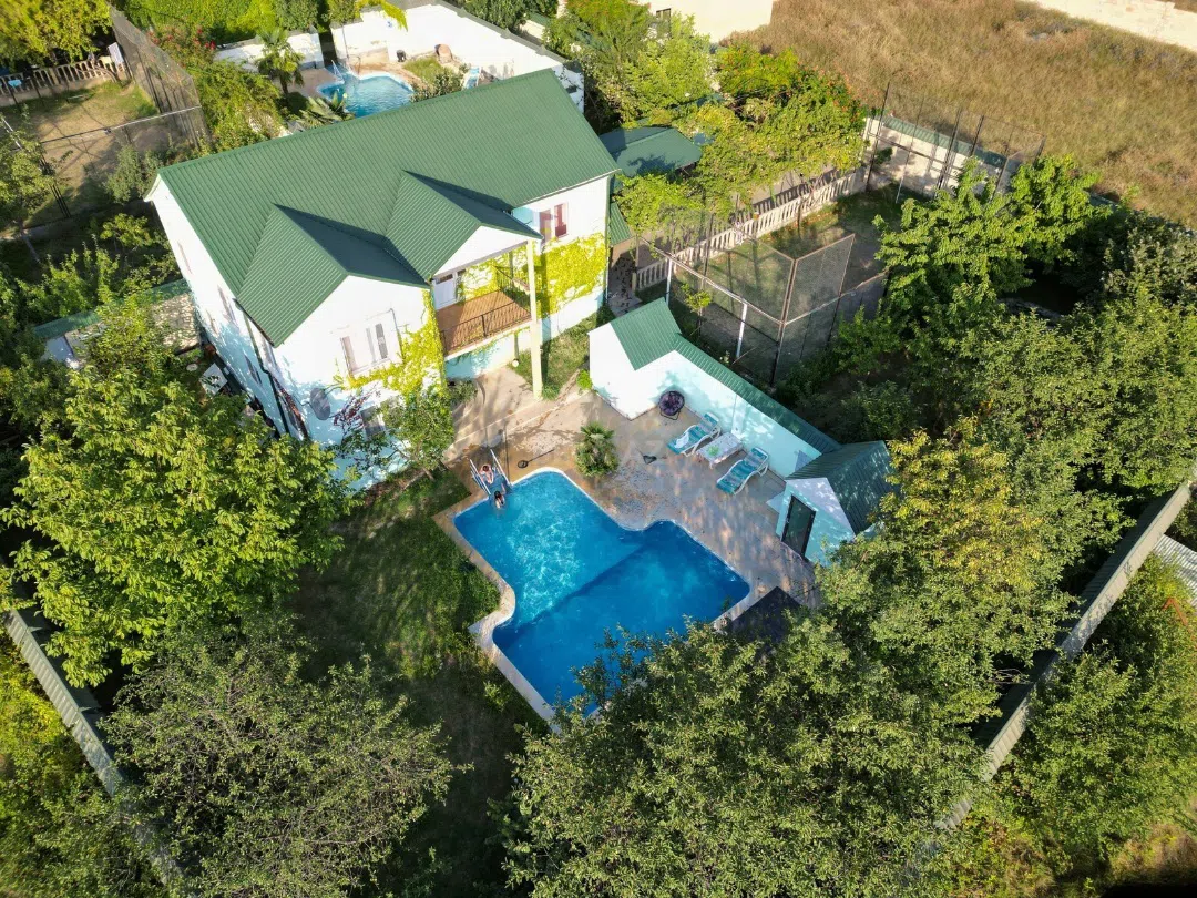 8 otaqlı villa 220 m² - 10 sot torpaq sahəsində günlük kirayə verilir — şəkil 2