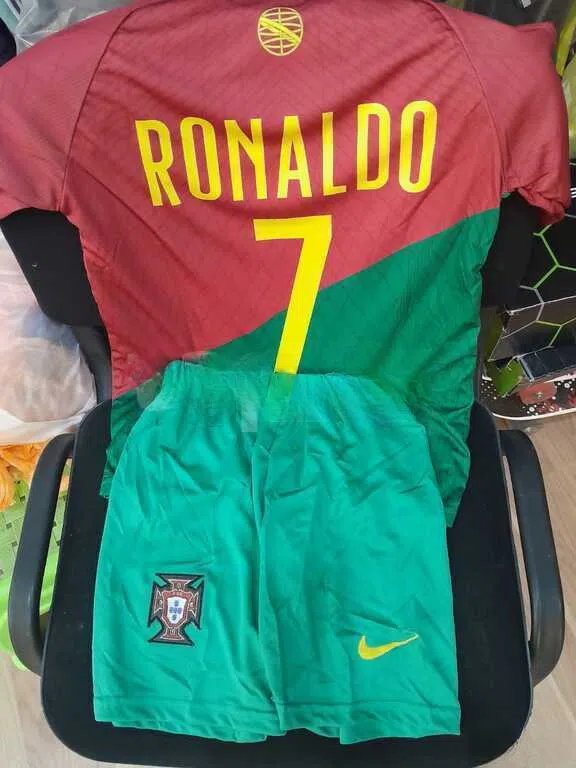 Ronaldo futbol forması dəsti (forma + şort) - Tenderyard