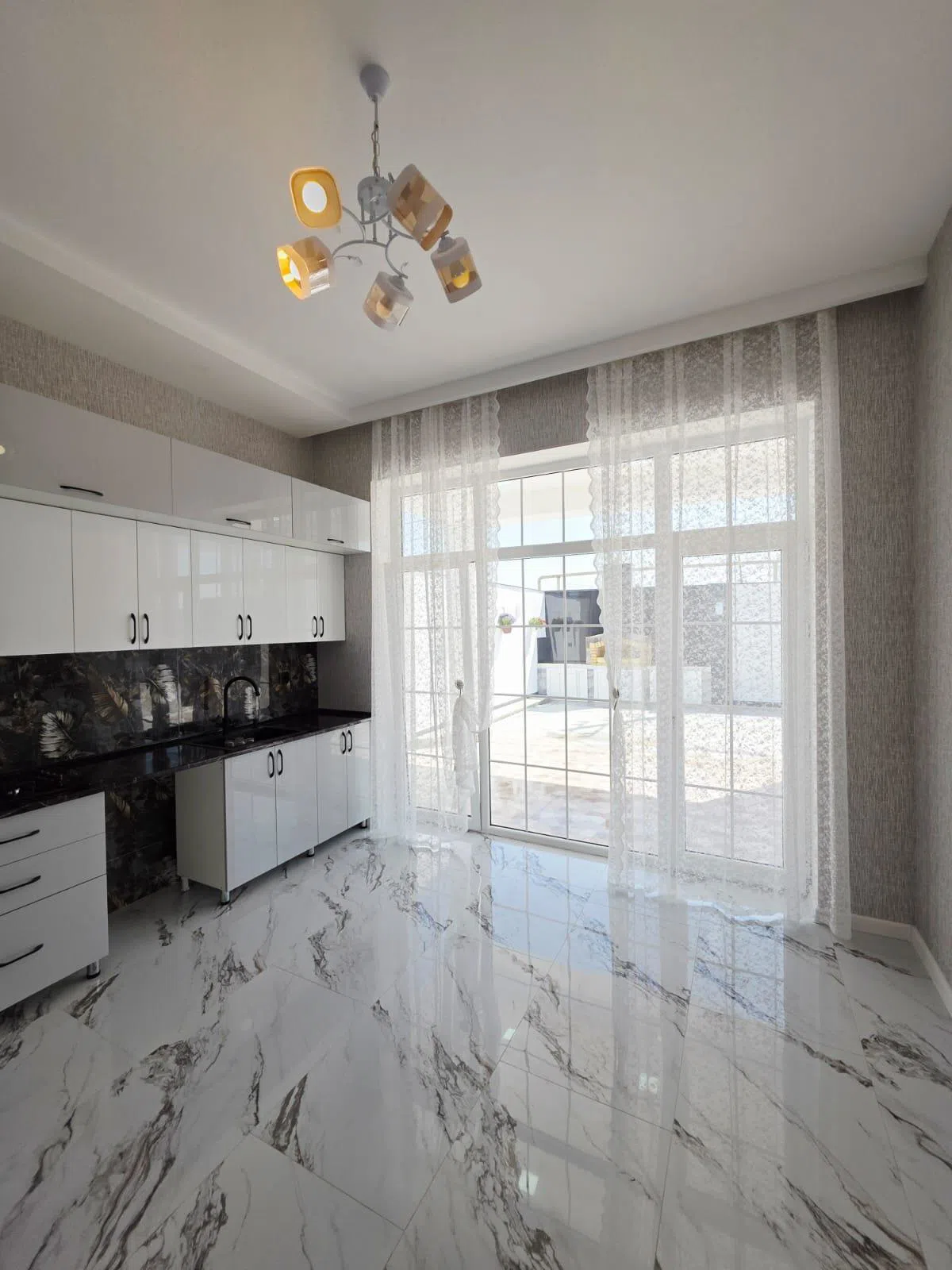 4 otaqlı bağ evi 150 m² 4.5 sot torpaq sahəsində satılır — şəkil 19