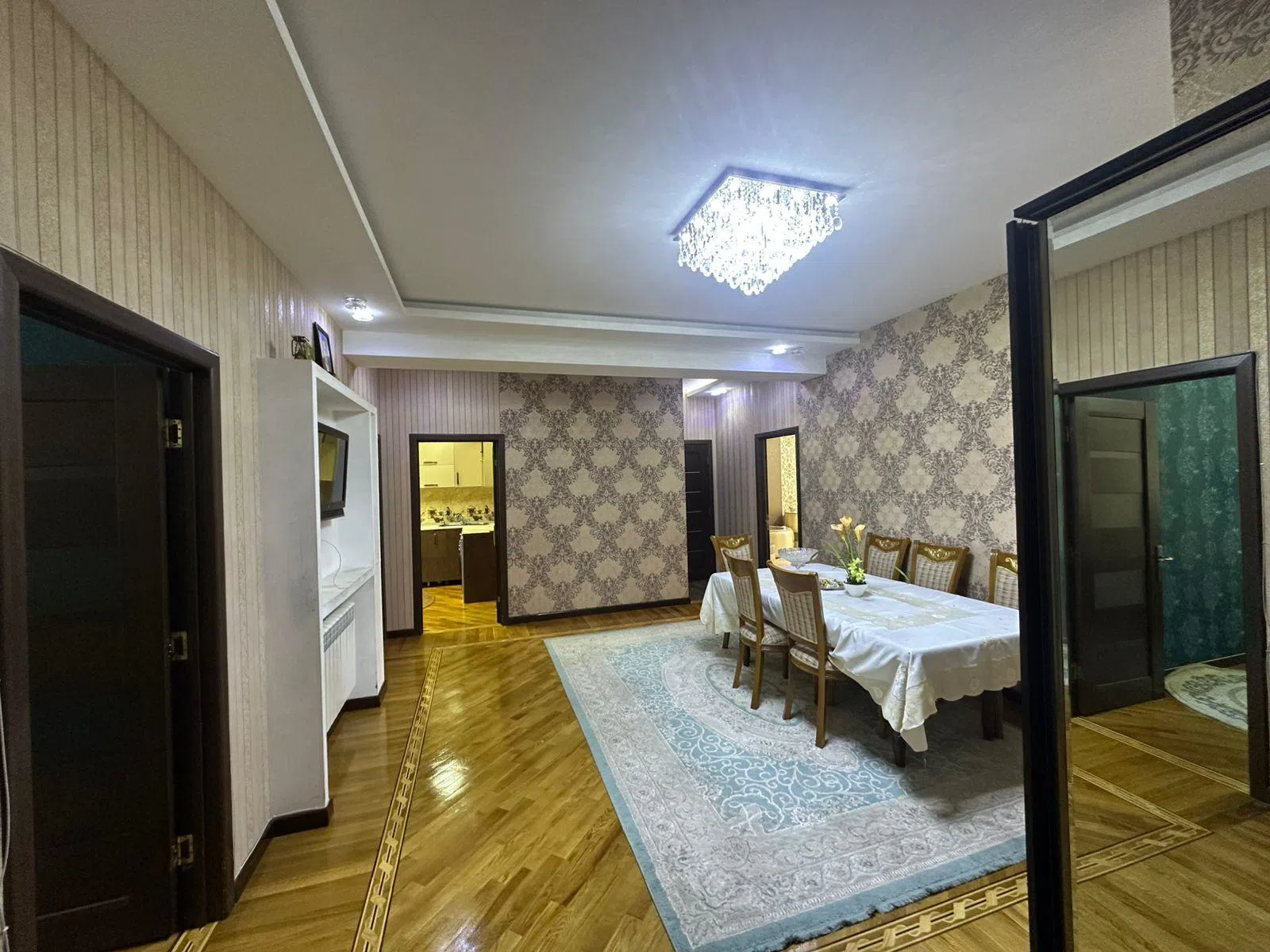 3 otaqlı mənzil 128 m² satılır