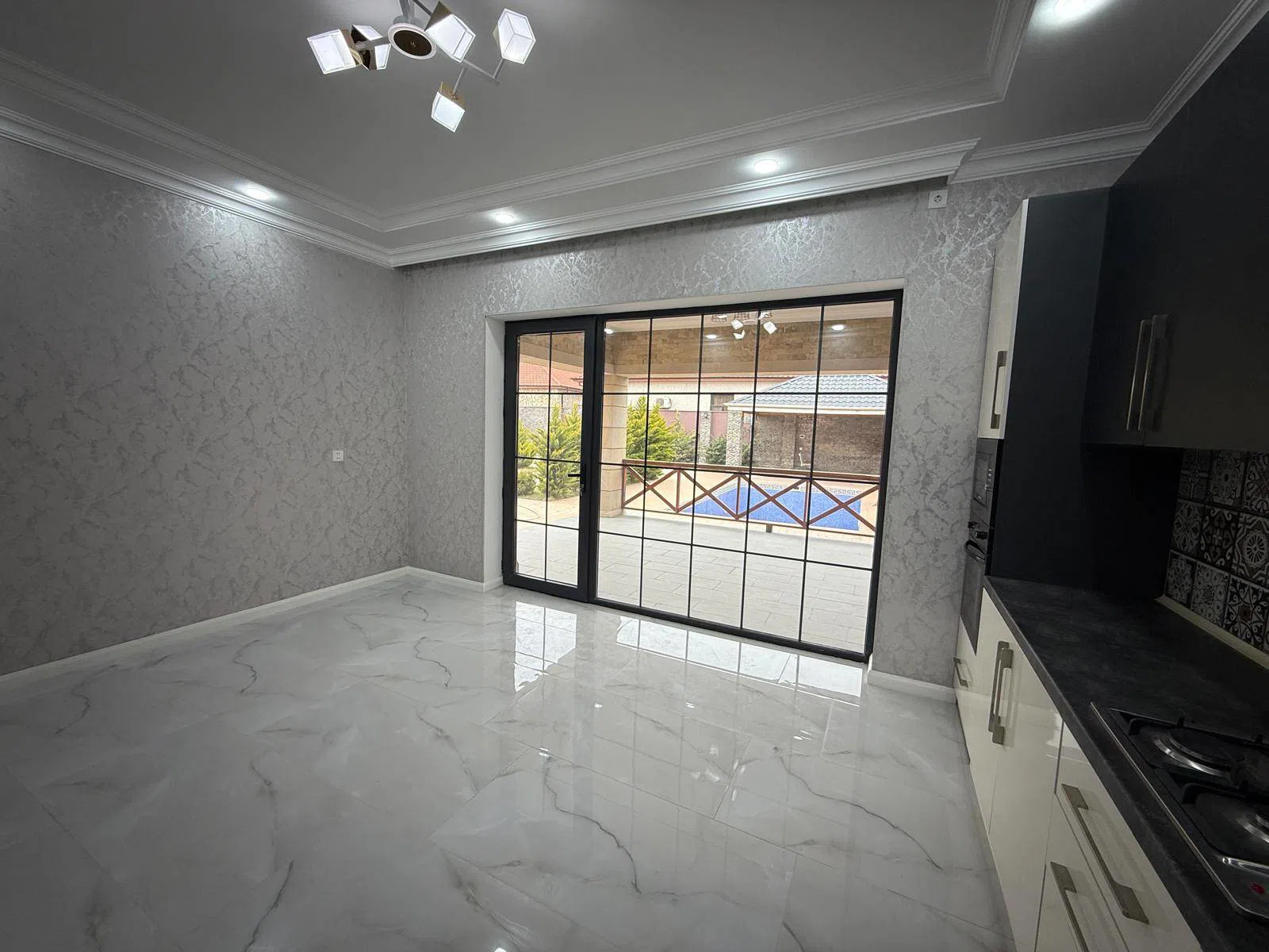 4 otaqlı bağ evi 190 m² 6 sot torpaq sahəsində satılır — şəkil 14