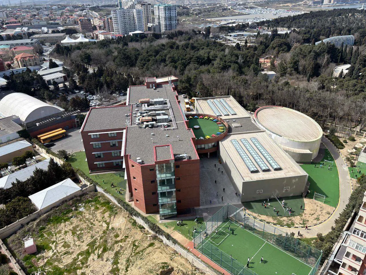 3 otaqlı mənzil 154.8 m² satılır