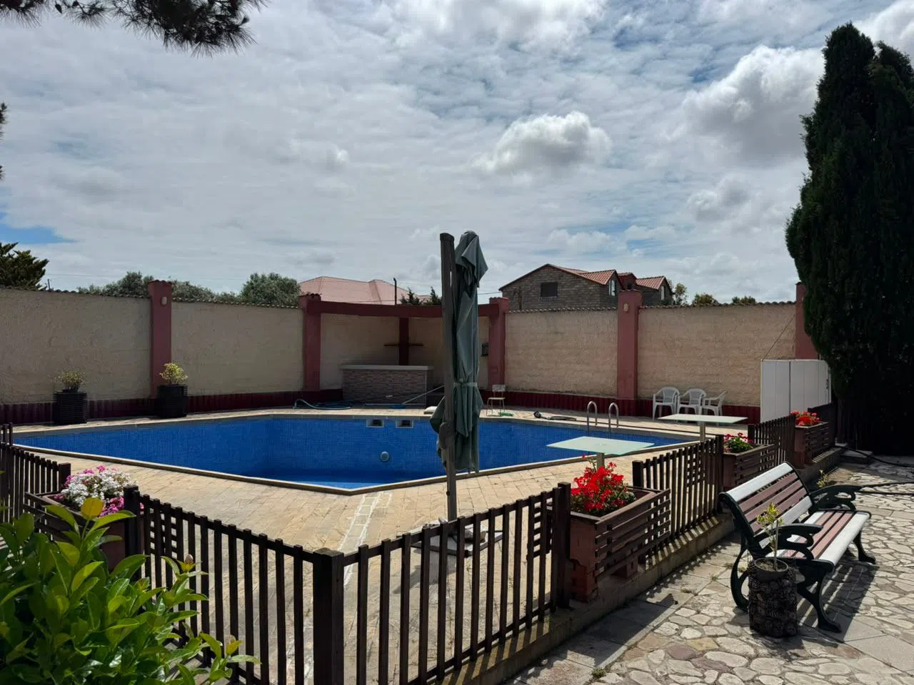 4 otaqlı bağ evi 200 m² satılır — şəkil 3