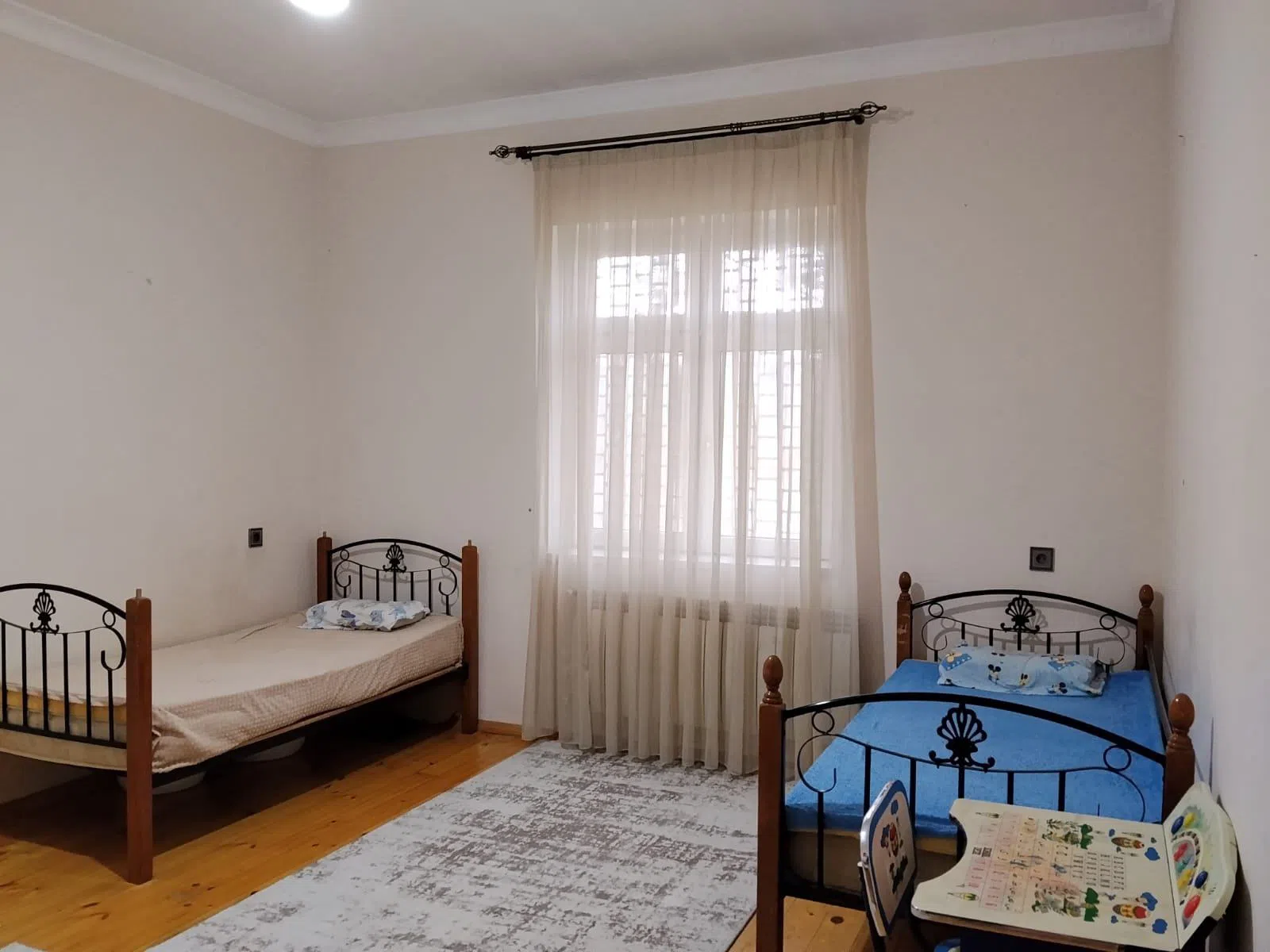 4 otaqlı bağ evi 170 m² 4.5 sot torpaq sahəsində satılır — şəkil 14