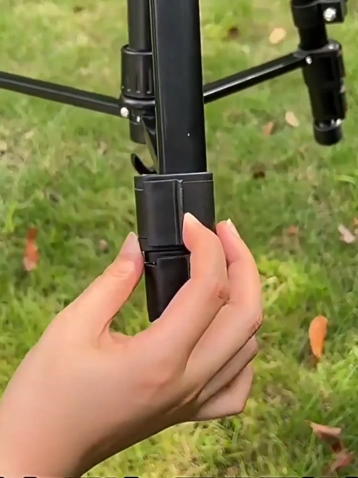 Tripod Easel - Tenderyard