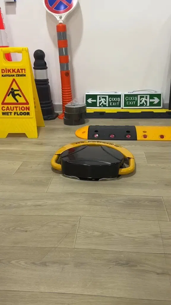 Remote Controlled Parking - NO PARKING Parking Barrier - Tenderyard