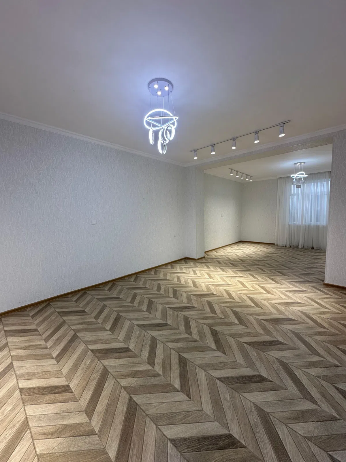 5 otaqlı villa 220 m² - 3 sot torpaq sahəsində satılır — şəkil 2