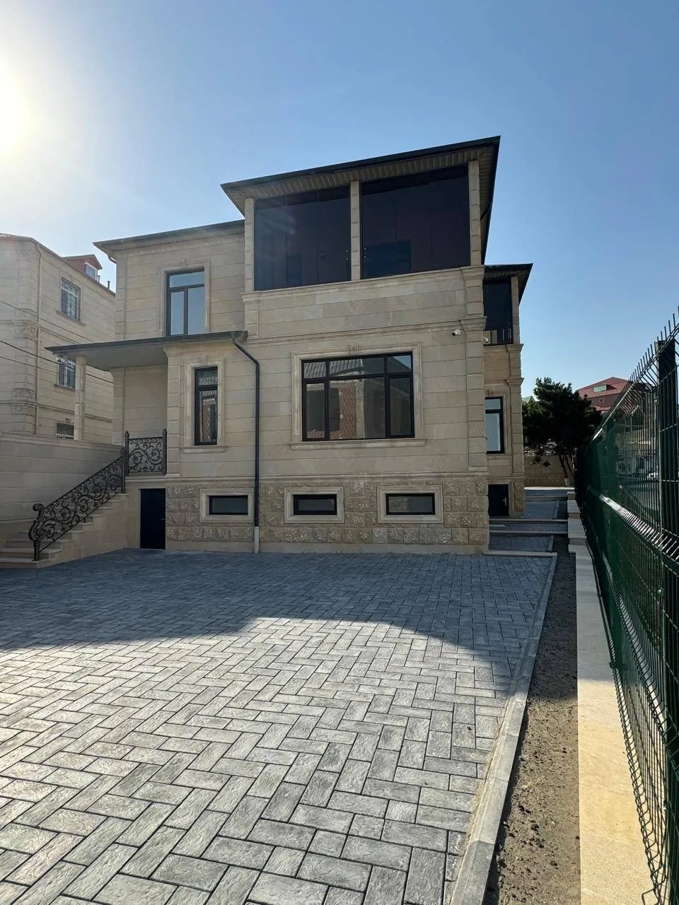 6 otaqlı villa 276 m² - 4 sot torpaq sahəsində satılır — şəkil 2