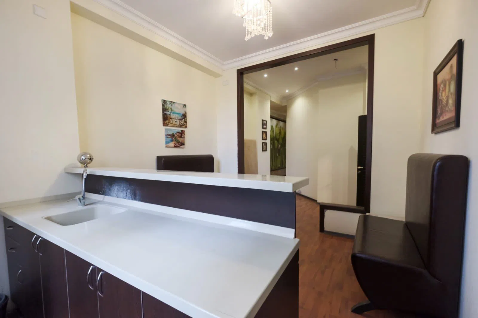 7 otaqlı ofis 200 m² satılır — şəkil 14