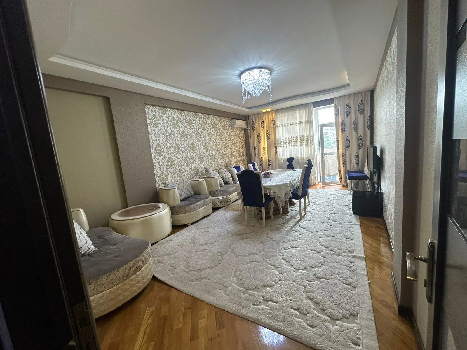 3 otaqlı mənzil 128 m² satılır