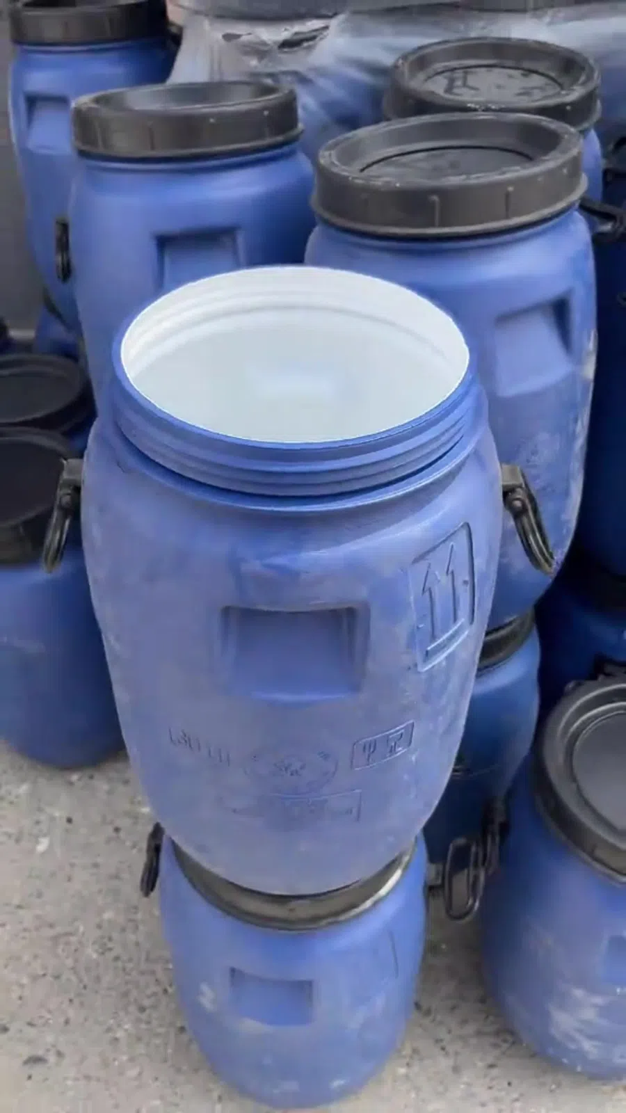Bal üçün qida dərəcəli plastik və metal bidonlar — şəkil 17