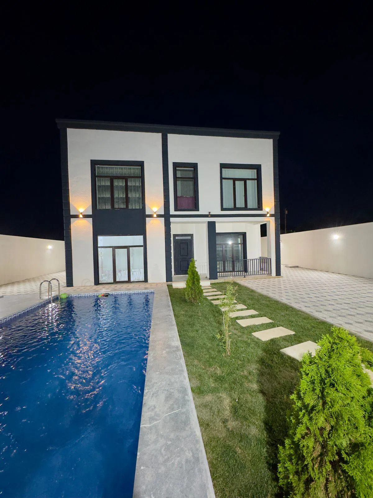 4 otaqlı bağ evi 155 m² 3.3 sot torpaq sahəsində satılır