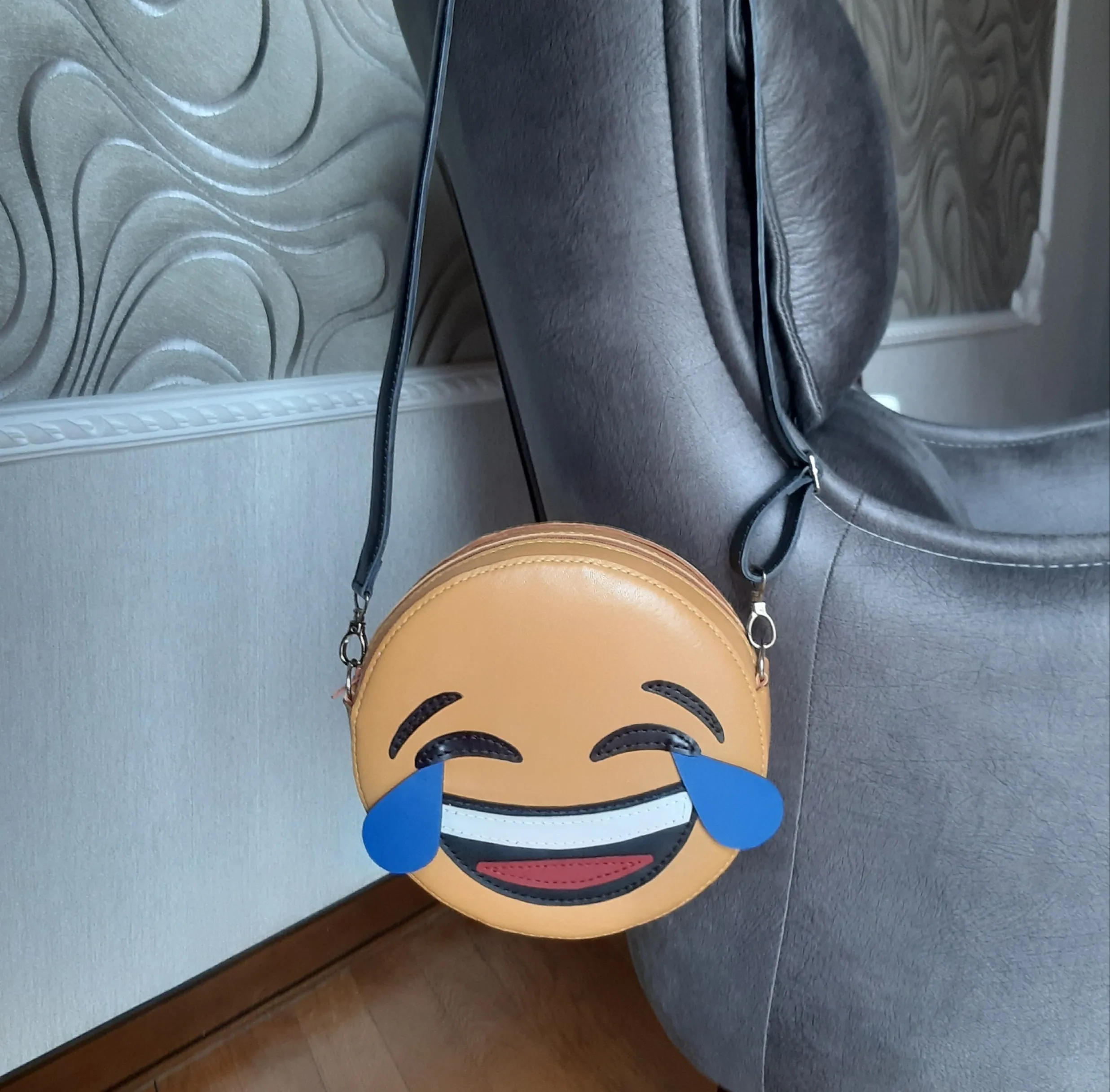 Sarı rəng uşaq çantası — şəkil 1