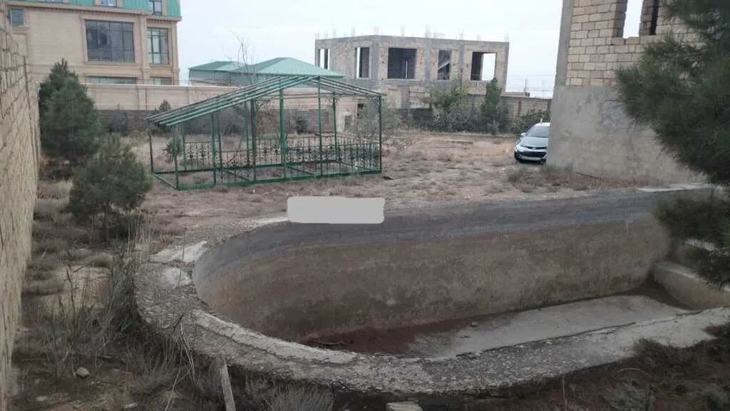 8 otaqlı həyət evi 300 m² - 14 sot torpaq sahəsində satılır — şəkil 5