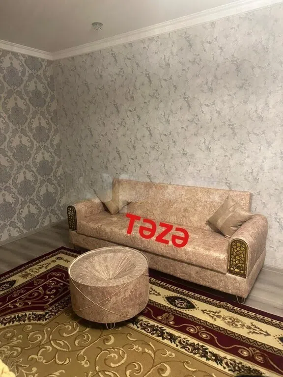 Üç yerli divan, Qəhvəyi rəng