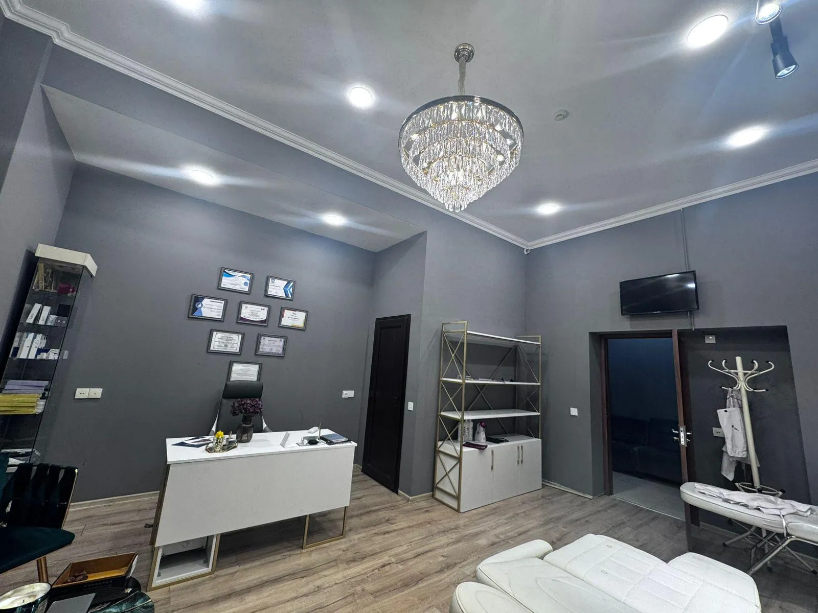Əla təmirli ticarət obyekti, 27 m² kirayə verilir — şəkil 4