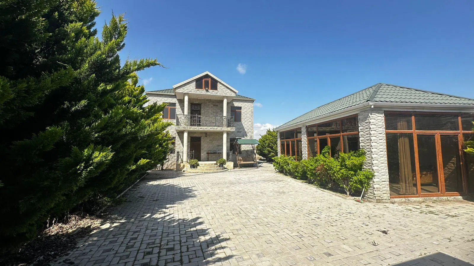 7 otaqlı həyət evi 264 m² - 15 sot torpaq sahəsində satılır