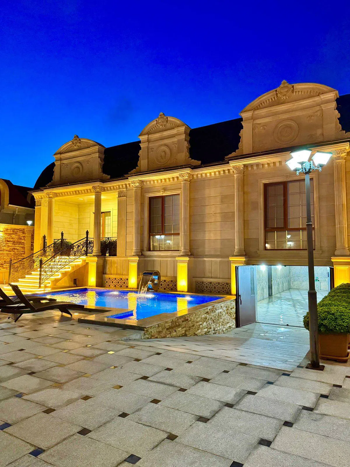 5 otaqlı bağ evi 405 m² satılır — şəkil 2