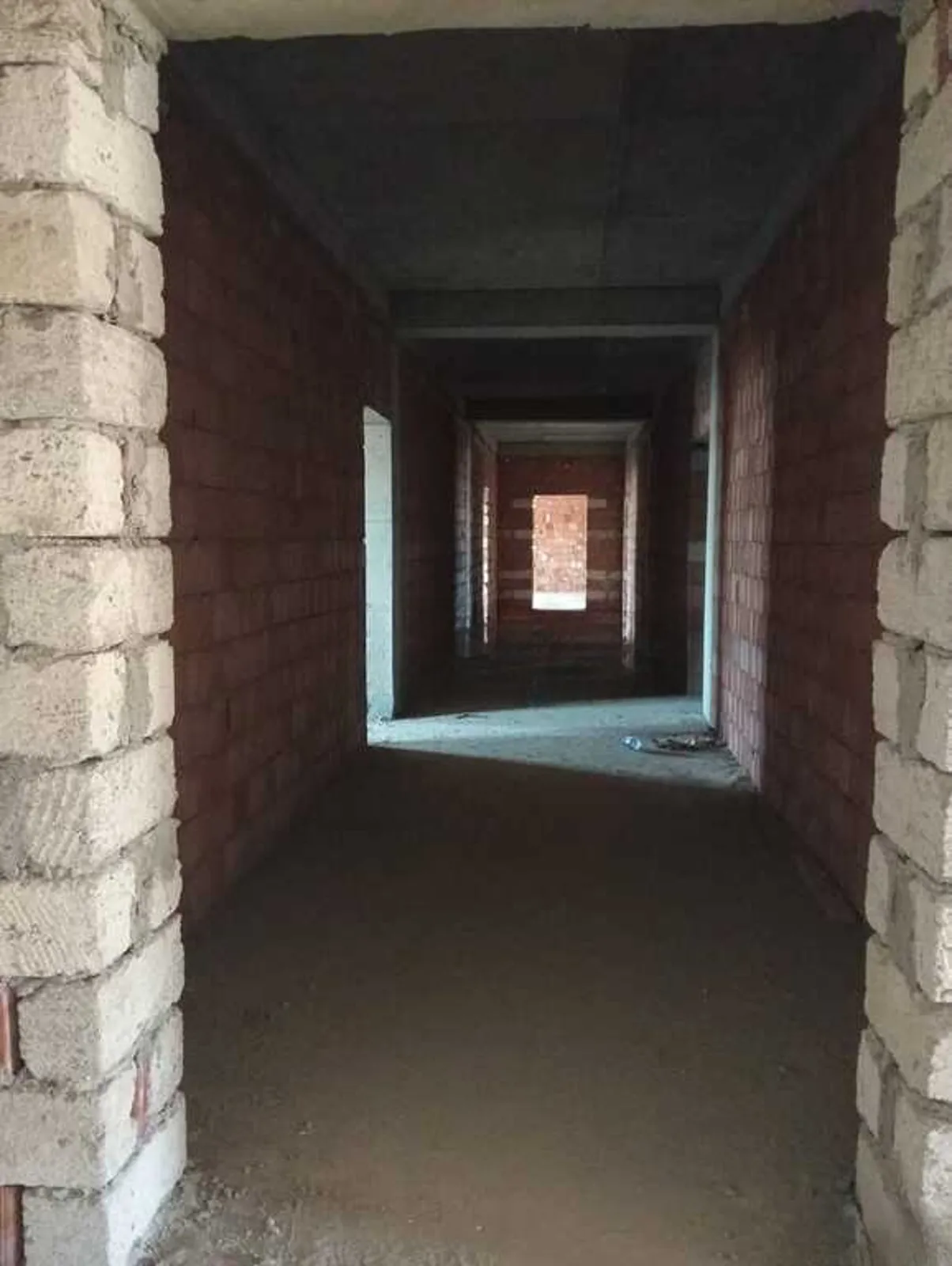 Təmirsiz ticarət obyekti, 1600 m² satılır