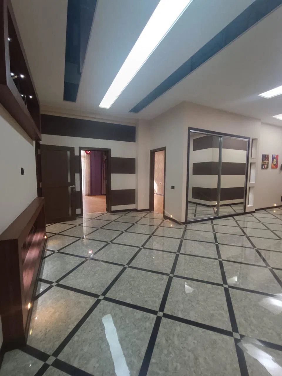4 otaqlı mənzil 170 m² satılır