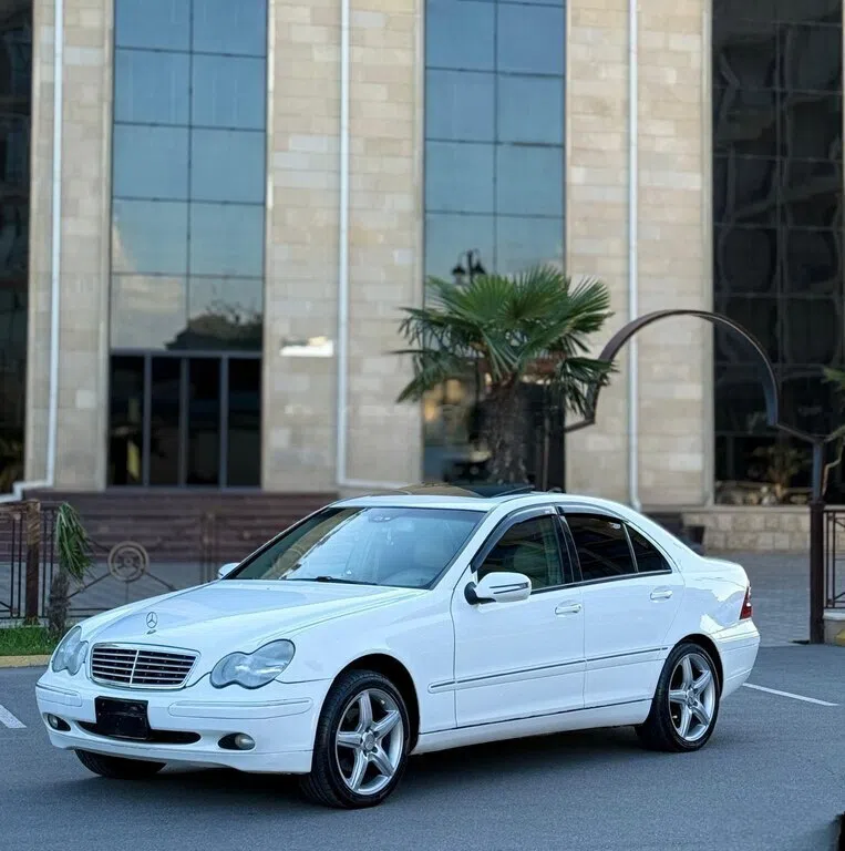 Mercedes C 240, 2002 il, 320000 km — şəkil 1