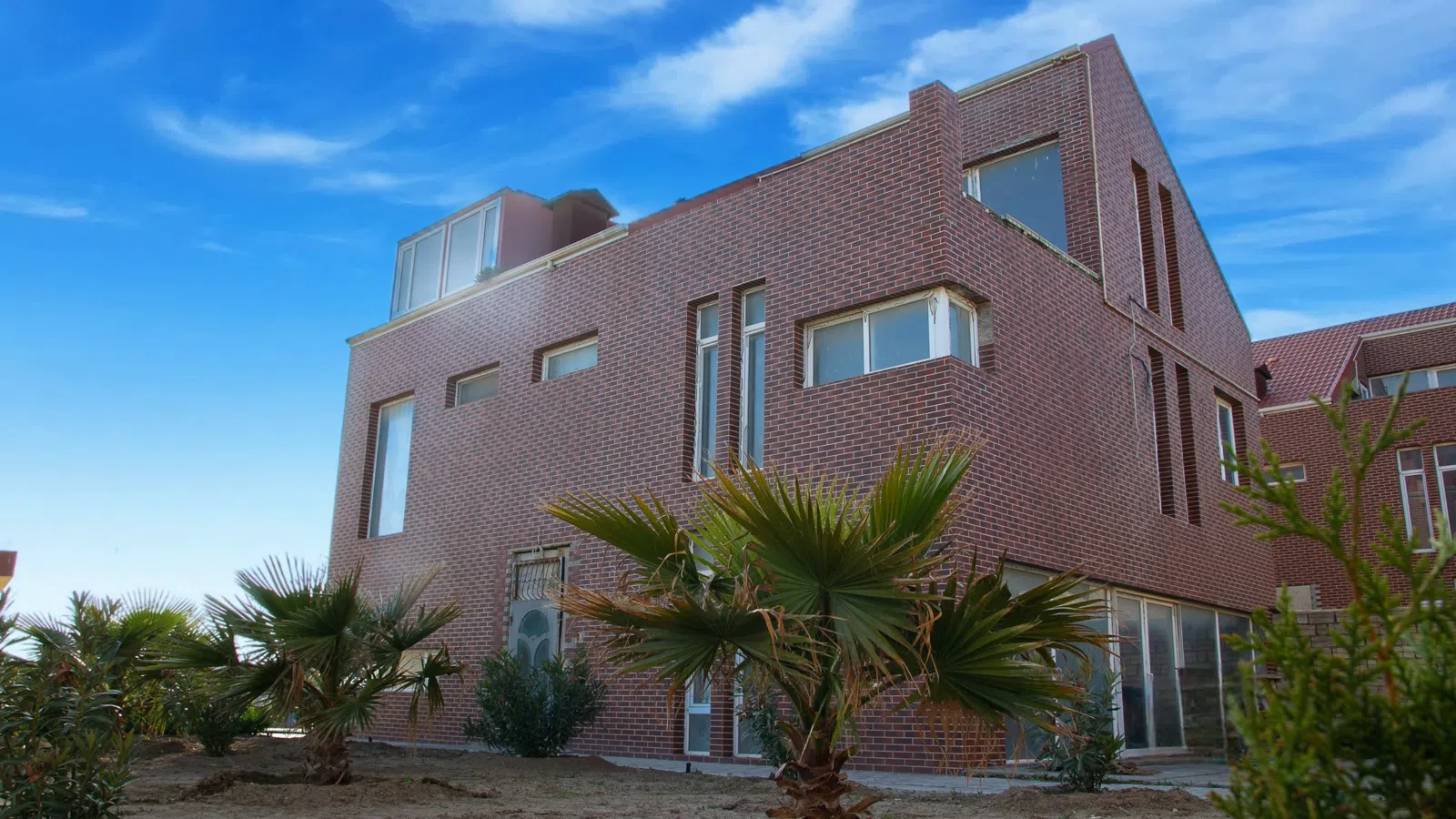 7 otaqlı villa 450 m² - 6 sot torpaq sahəsində satılır — şəkil 2