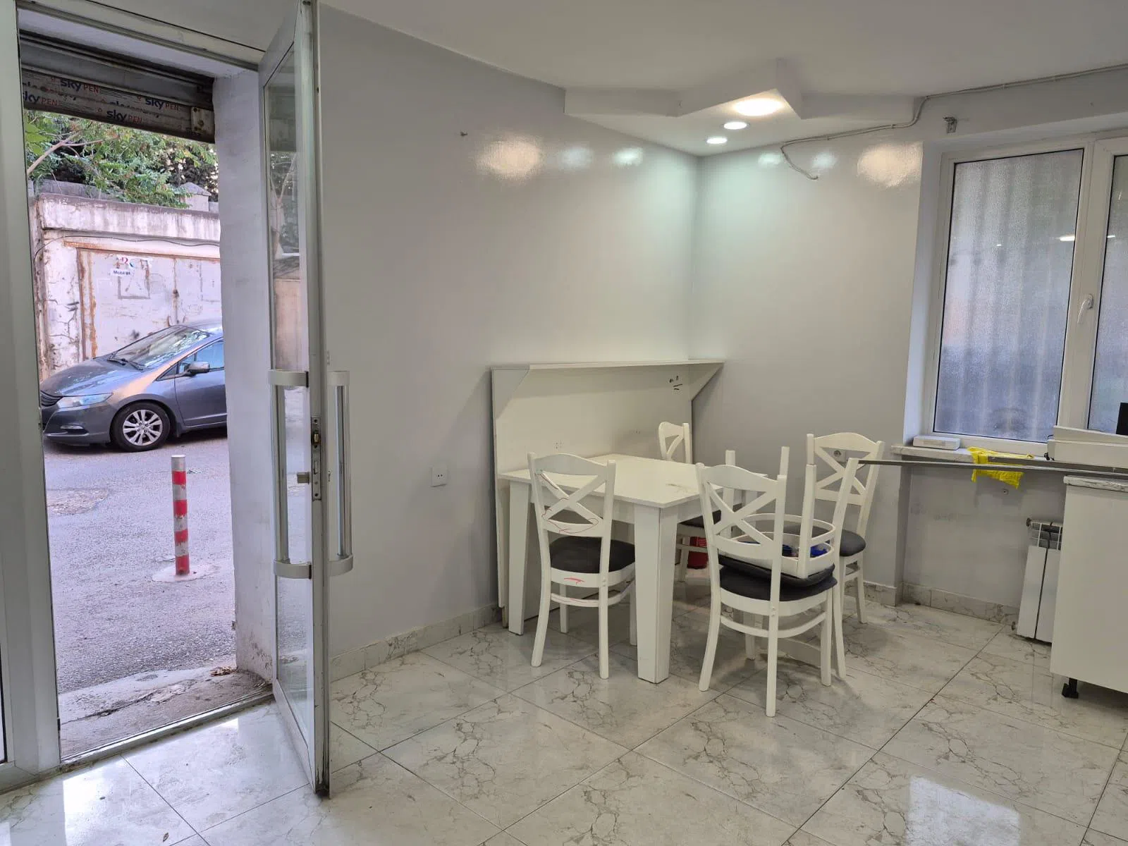 Yaxşı təmirli ticarət obyekti, 36 m² kirayə verilir