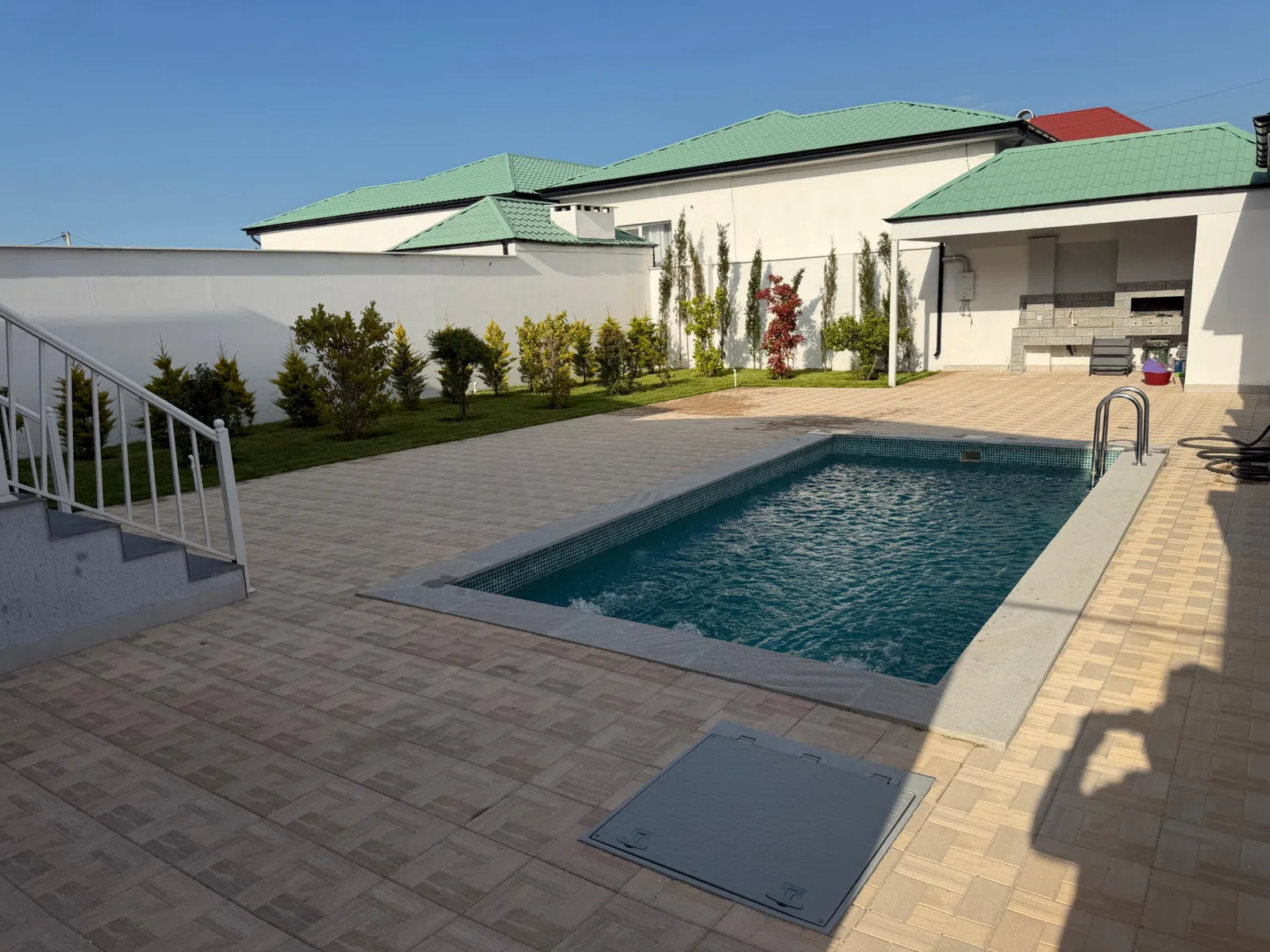 4 otaqlı həyət evi 150 m² satılır