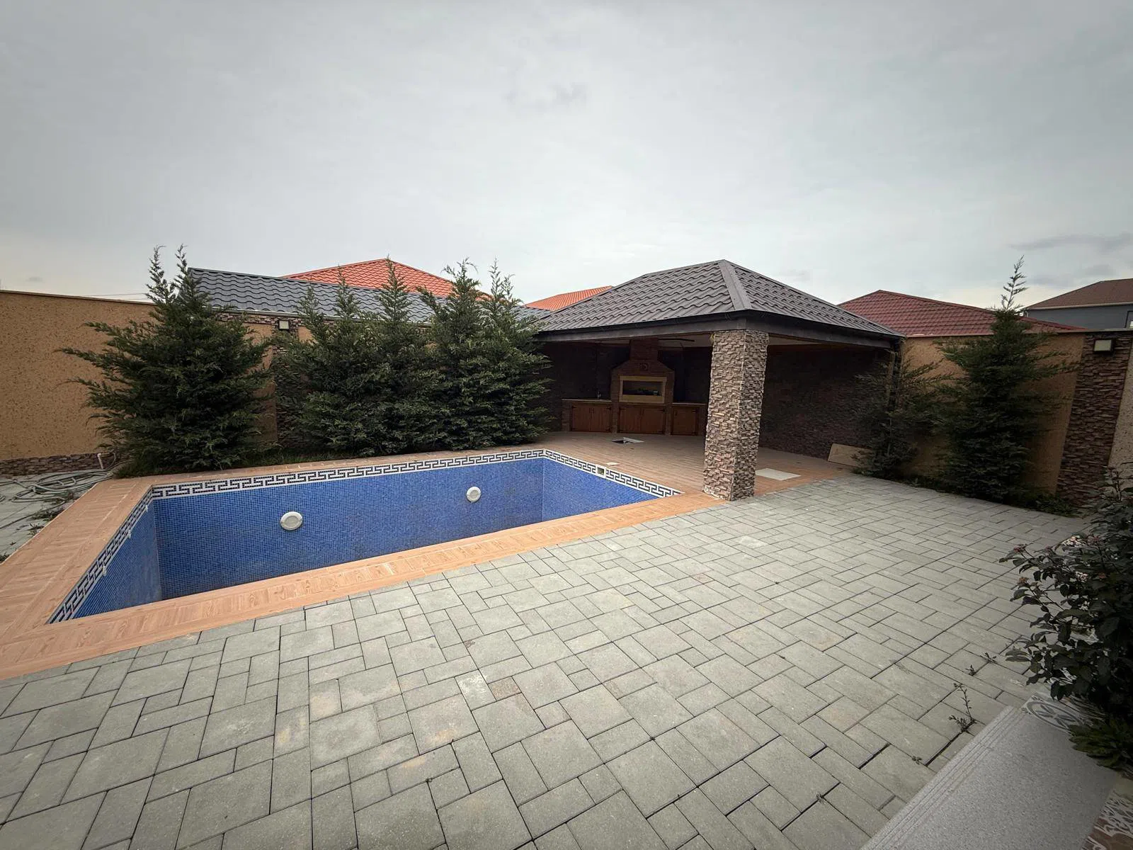 4 otaqlı bağ evi 195 m² 4.8 sot torpaq sahəsində satılır — şəkil 13
