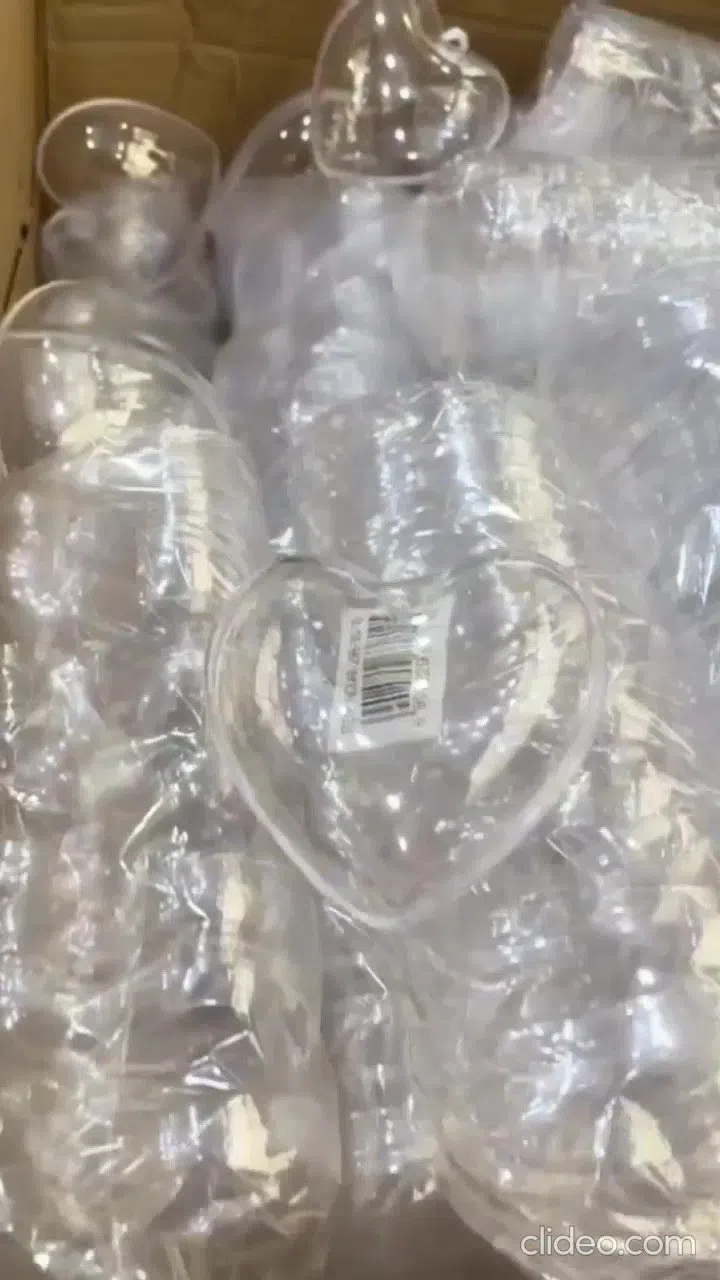 Şəffaf plastik fiqurlar