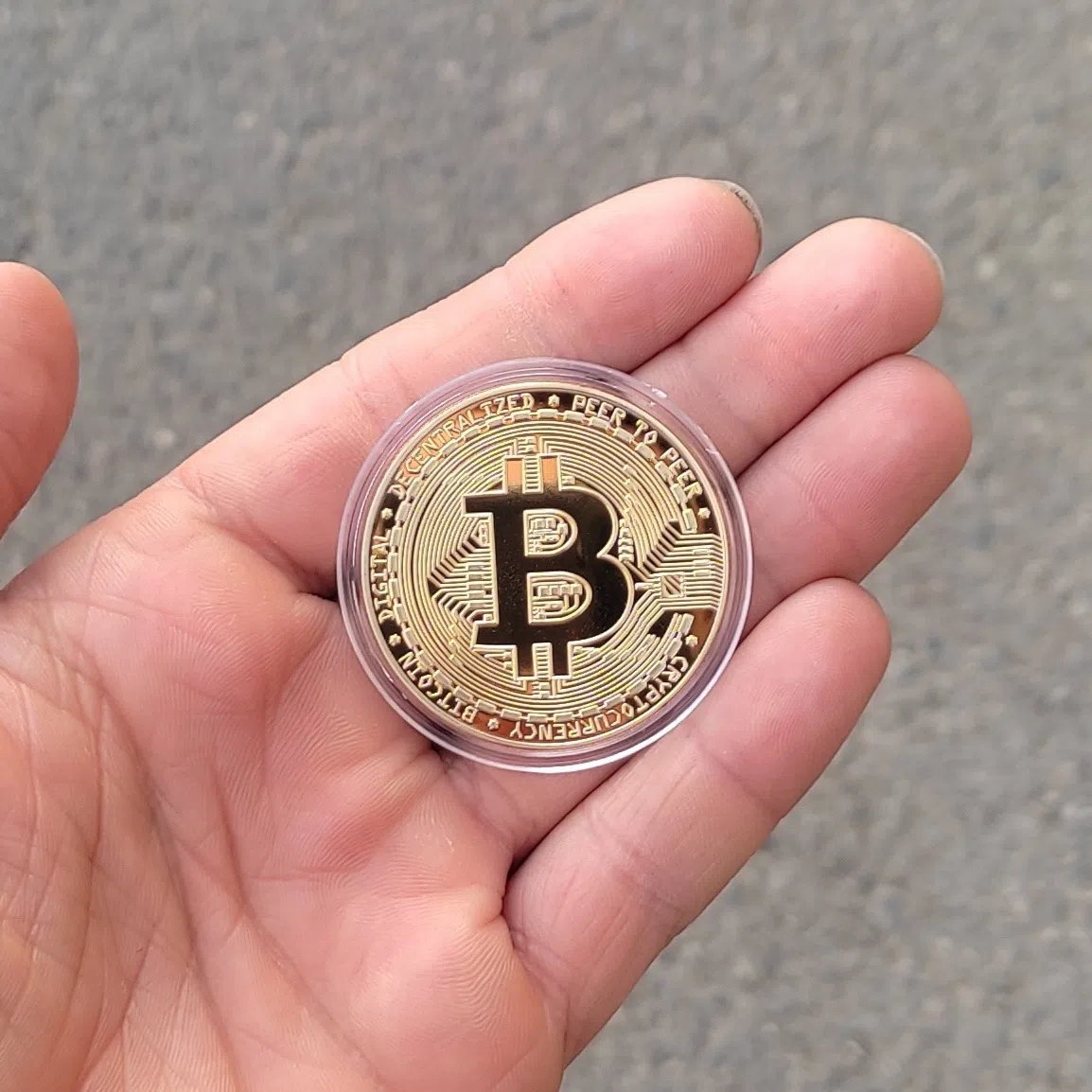 Bitcoin fiziki kolleksiya sikkəsi — şəkil 2