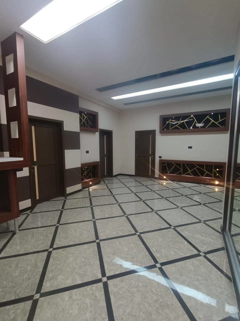 4 otaqlı mənzil 170 m² satılır